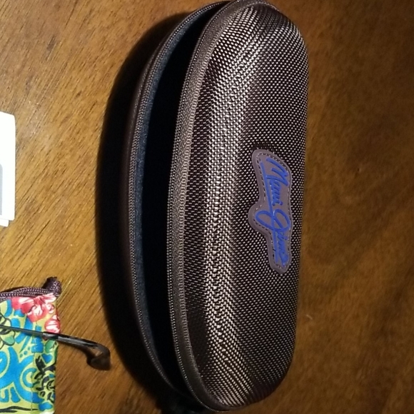 Maui Jim Sunglasses - Picture 6 of 10
